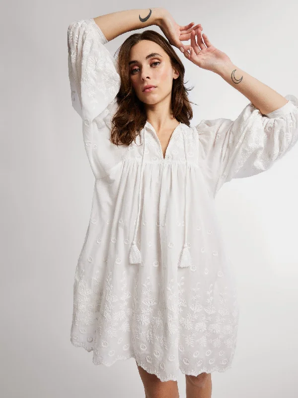 Daisy Dress in White Petal Embroidery